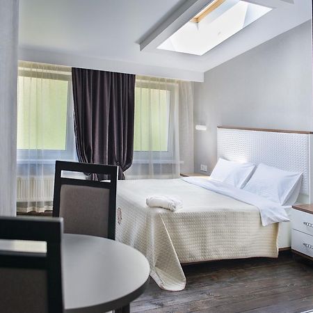 Apart Hotel Kvartira 1 Odessa Buitenkant foto
