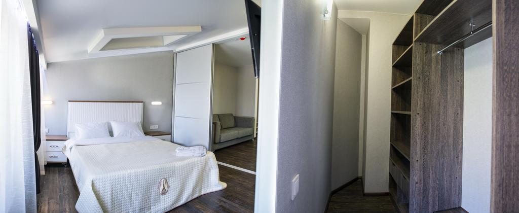 Apart Hotel Kvartira 1 Odessa Kamer foto
