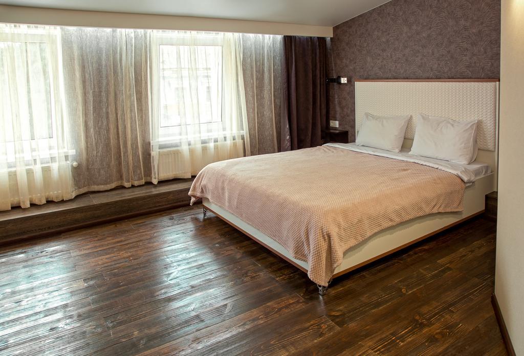 Apart Hotel Kvartira 1 Odessa Buitenkant foto