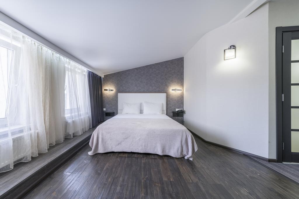 Apart Hotel Kvartira 1 Odessa Buitenkant foto